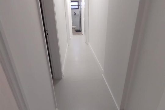 Corredor de apartamento para alugar com 2 quartos, 89m² em Vila Caiçara, Praia Grande