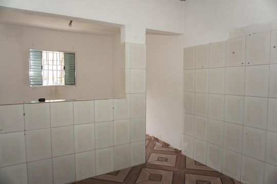Cozinha de casa de condomínio para alugar com 2 quartos, 160m² em Jardim Guaruja, Embu das Artes