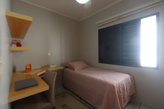 Quarto 3 de casa à venda com 3 quartos, 310m² em Vila Lucia, São Paulo