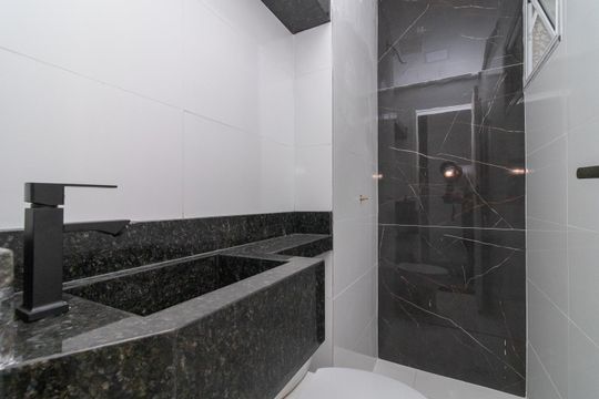 Banheiro de apartamento à venda com 2 quartos, 38m² em Vila Granada, São Paulo