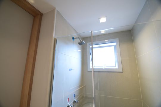 Banheiro Suíte de apartamento à venda com 2 quartos, 54m² em Bonfim, Campinas
