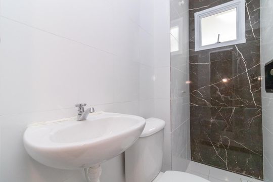 Banheiro de apartamento à venda com 1 quarto, 26m² em Vila Granada, São Paulo