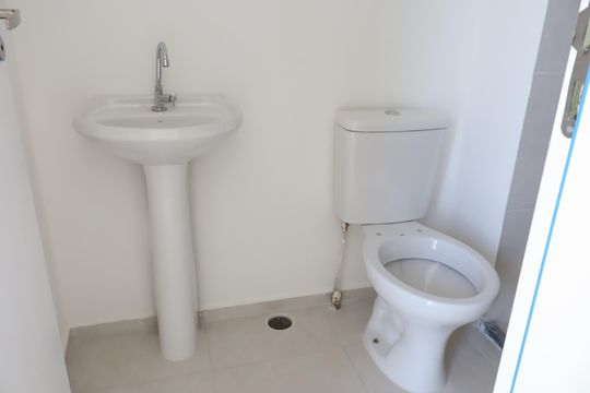 Banheiro de apartamento para alugar com 2 quartos, 42m² em Vila Ema, São Paulo