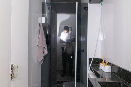Banheiro de apartamento à venda com 2 quartos, 47m² em Vila Granada, São Paulo