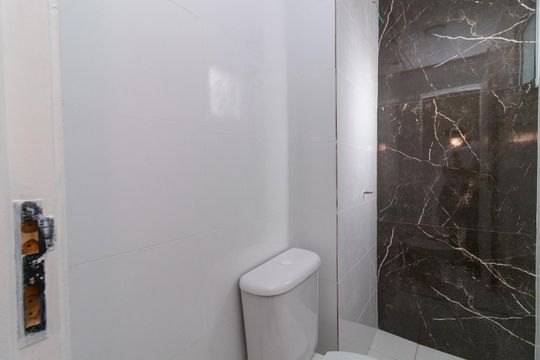 Banheiro de apartamento à venda com 2 quartos, 38m² em Vila Granada, São Paulo
