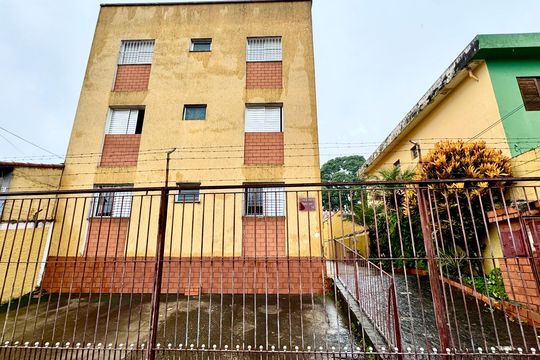 Fachada do prédio  de apartamento à venda com 2 quartos, 70m² em Vila Gopouva, Guarulhos