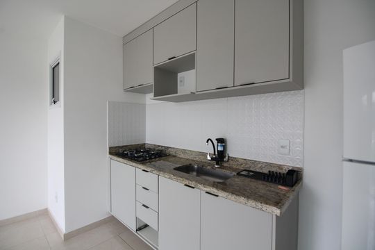 Cozinha de apartamento à venda com 1 quarto, 40m² em Taquara, Rio de Janeiro