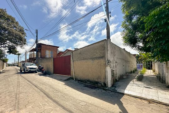 Vista da Rua de casa para alugar com 2 quartos, 300m² em Ingleses do Rio Vermelho, Florianópolis