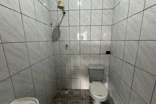 Banheiro do terraço de casa para alugar com 3 quartos, 170m² em Rocha Miranda , Rio de Janeiro