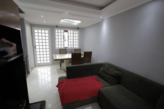 Sala de casa de condomínio à venda com 2 quartos, 84m² em Vila Metalúrgica, Santo André