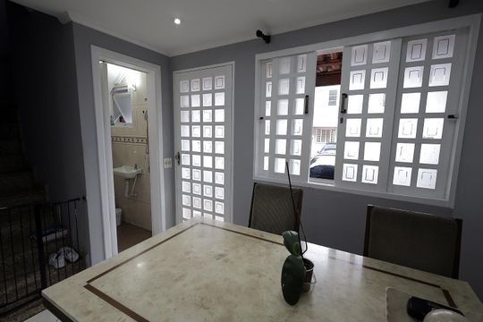Sala de casa de condomínio à venda com 2 quartos, 84m² em Vila Metalúrgica, Santo André