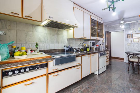 Cozinha de apartamento à venda com 3 quartos, 150m² em Cerqueira César, São Paulo