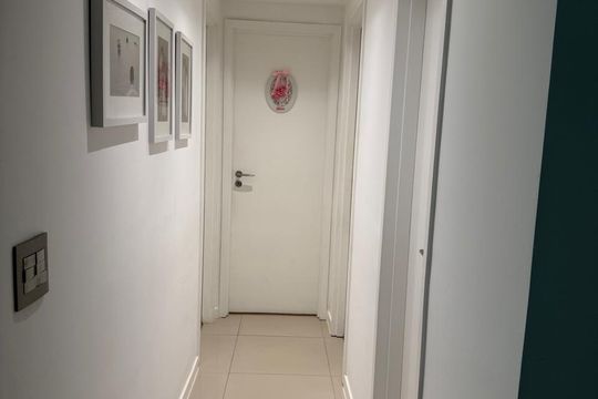 Corredor de apartamento à venda com 3 quartos, 127m² em Barra da Tijuca, Rio de Janeiro