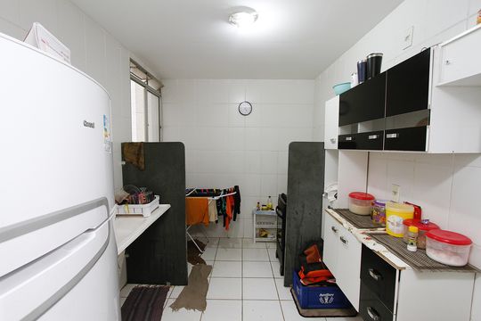 Cozinha de apartamento à venda com 2 quartos, 49m² em Camargos, Belo Horizonte