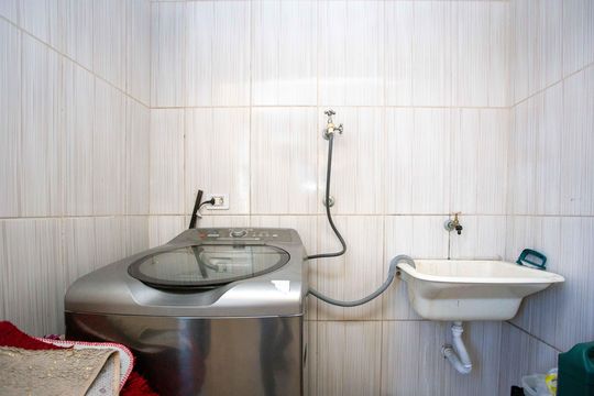 Área de Serviço de casa à venda com 4 quartos, 320m² em Campanário, Diadema