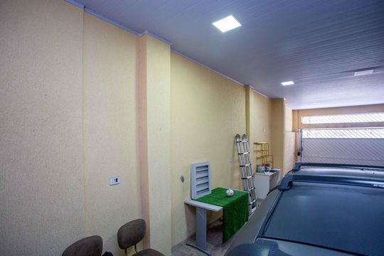 Garagem de casa à venda com 4 quartos, 320m² em Campanário, Diadema