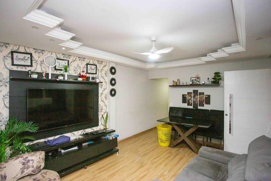 Sala de casa à venda com 4 quartos, 320m² em Campanário, Diadema