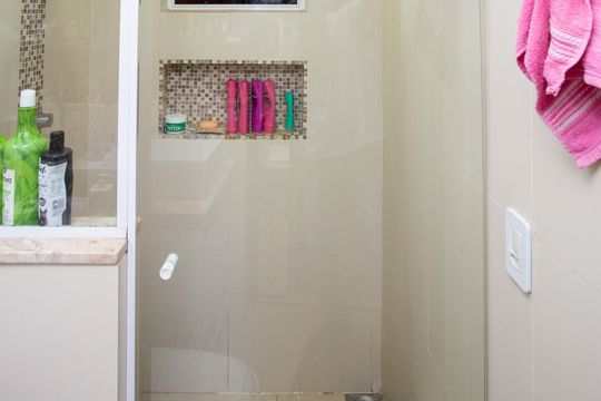 Banheiro da Suíte de casa à venda com 4 quartos, 320m² em Campanário, Diadema