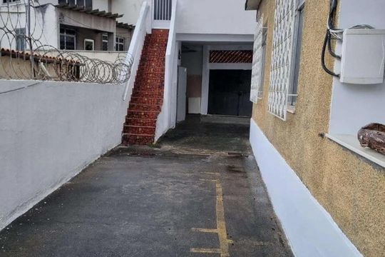 Área externa de casa para alugar com 7 quartos, 599m² em Todos Os Santos, Rio de Janeiro