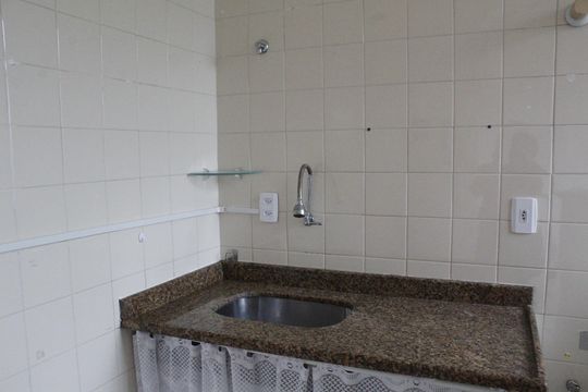 Cozinha de apartamento para alugar com 3 quartos, 70m² em Anil, Rio de Janeiro