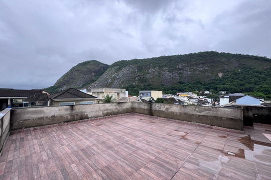 Terraço de casa à venda com 3 quartos, 200m² em Jacarepaguá, Rio de Janeiro