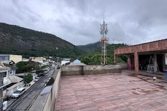 Terraço de casa à venda com 3 quartos, 200m² em Jacarepaguá, Rio de Janeiro