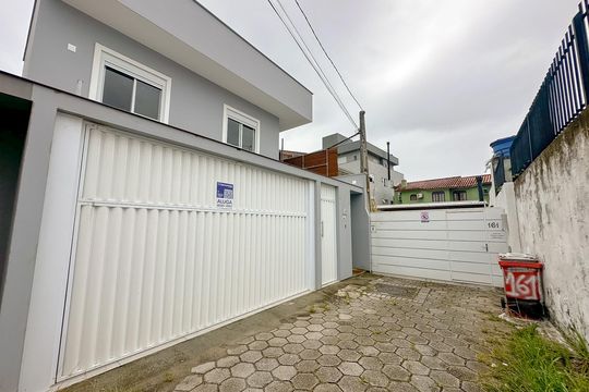 Vista da Rua de apartamento para alugar com 1 quarto, 50m² em Cachoeira do Bom Jesus, Florianópolis
