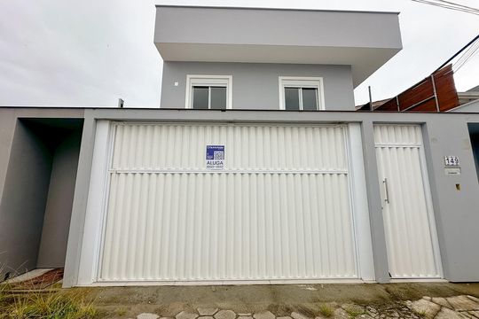 Fachada de apartamento para alugar com 1 quarto, 50m² em Cachoeira do Bom Jesus, Florianópolis