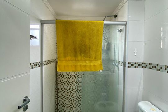Banheiro da Suíte de apartamento para alugar com 2 quartos, 65m² em Parque Novo Mundo, São Paulo