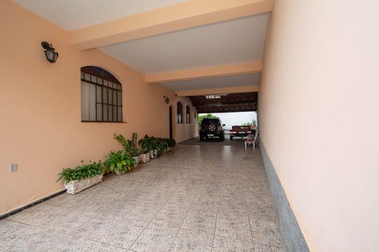 GARAGEM de casa à venda com 4 quartos, 360m² em Minas Brasil, Belo Horizonte