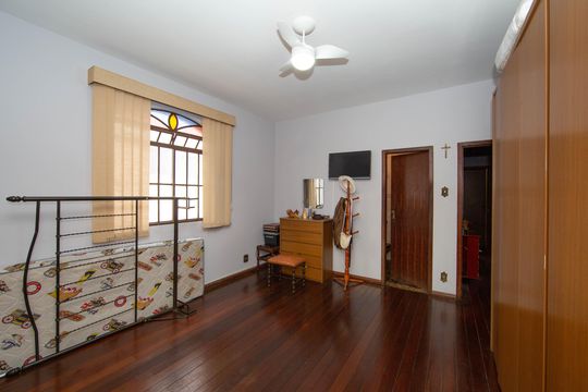 QUARTO3 de casa à venda com 4 quartos, 360m² em Minas Brasil, Belo Horizonte