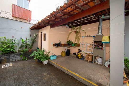 AREA EXTERNA de casa à venda com 4 quartos, 360m² em Minas Brasil, Belo Horizonte