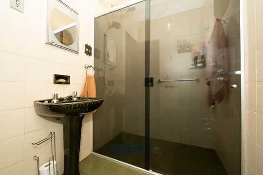 BANHEIRO1 de casa à venda com 4 quartos, 360m² em Minas Brasil, Belo Horizonte