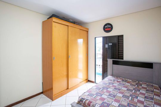 Quarto 2 de casa à venda com 3 quartos, 178m² em Jardim Miriam, São Paulo