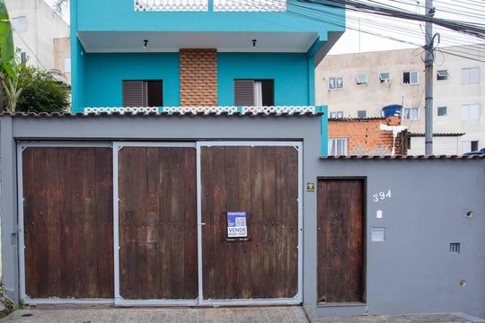 Fachada de casa à venda com 3 quartos, 178m² em Jardim Miriam, São Paulo