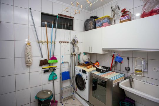 Área de Serviço de casa à venda com 3 quartos, 178m² em Jardim Miriam, São Paulo
