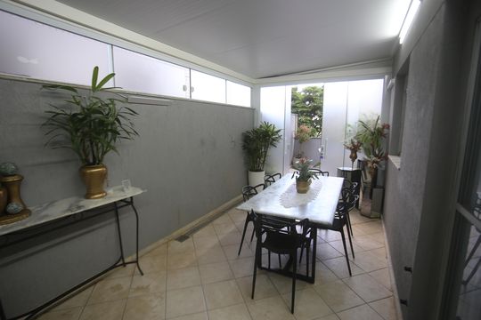 Area privativa de kitnet/studio para alugar com 1 quarto, 320m² em Barreiro, Belo Horizonte