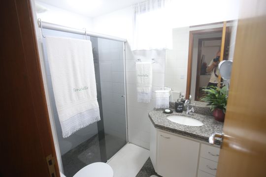 Banheiro de kitnet/studio para alugar com 1 quarto, 320m² em Barreiro, Belo Horizonte