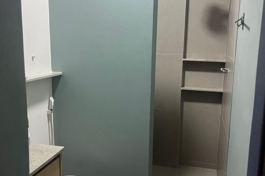 Banheiro de apartamento à venda com 1 quarto, 36m² em Copacabana, Rio de Janeiro