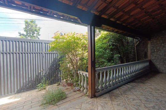 Casa para alugar com 4 quartos, 378m² em Venda Nova, Belo Horizonte
