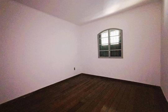 Casa para alugar com 4 quartos, 378m² em Venda Nova, Belo Horizonte