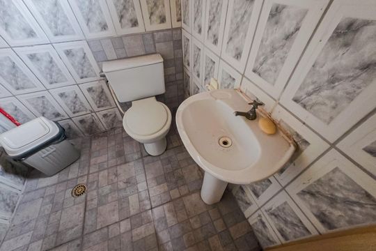 Banheiro de serviço de casa à venda com 3 quartos, 125m² em Vila Alto de Santo Andre, Santo André