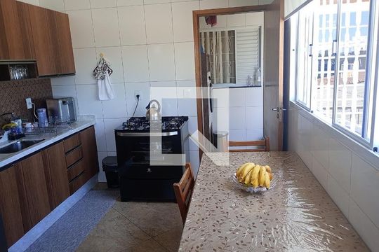 Casa à venda com 4 quartos, 250m² em Parque Sao Luis, São Paulo