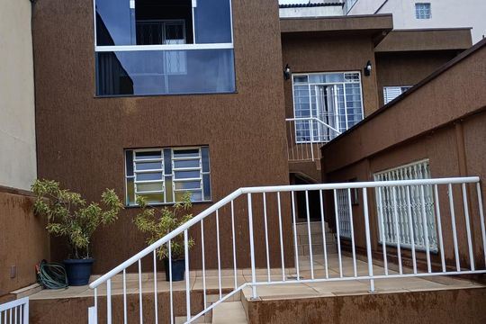 Casa à venda com 4 quartos, 250m² em Parque Sao Luis, São Paulo