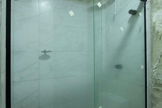 Banheiro  de kitnet/studio para alugar com 1 quarto, 35m² em Aparecidinha, Sorocaba