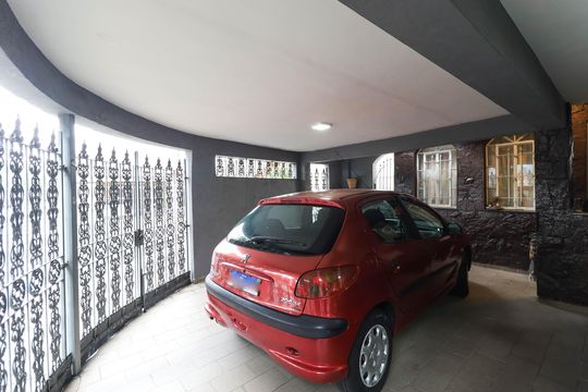 Casa para alugar com 3 quartos, 220m² em Jardim Guanca, São Paulo