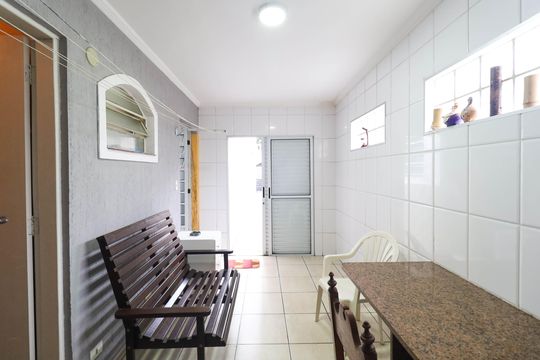 Casa para alugar com 3 quartos, 220m² em Jardim Guanca, São Paulo
