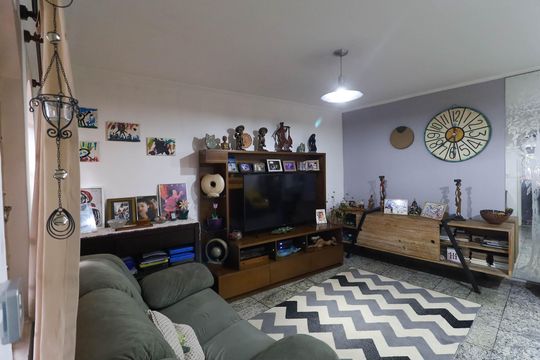 Casa para alugar com 3 quartos, 220m² em Jardim Guanca, São Paulo