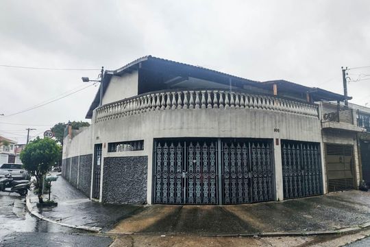 Casa para alugar com 3 quartos, 220m² em Jardim Guanca, São Paulo