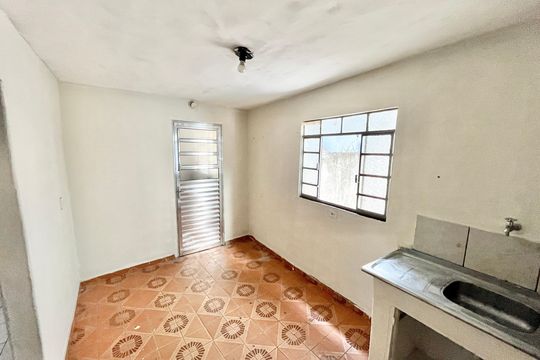 Cozinha de casa para alugar com 1 quarto, 33m² em Vila Aurora (zona Norte), São Paulo